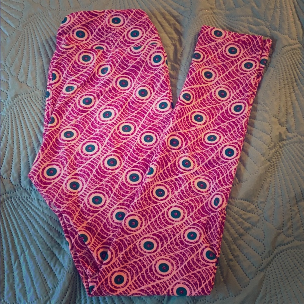 Lularoe OS leggings.
